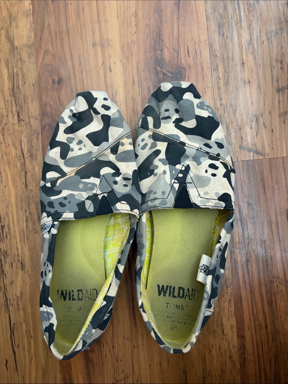 Wildcraft TOMS-Style Slip-On Sneakers in Gray Camo